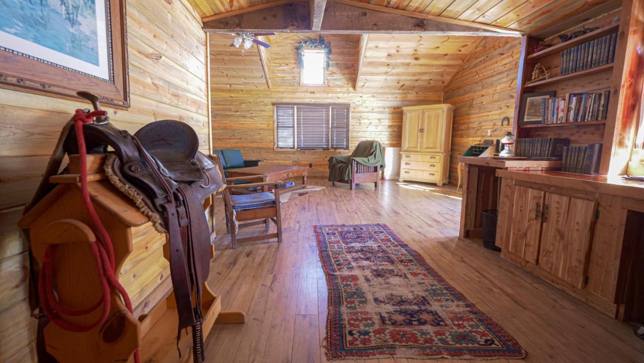 Aubin Sky Lodging At The Yl Ranch Savery Экстерьер фото